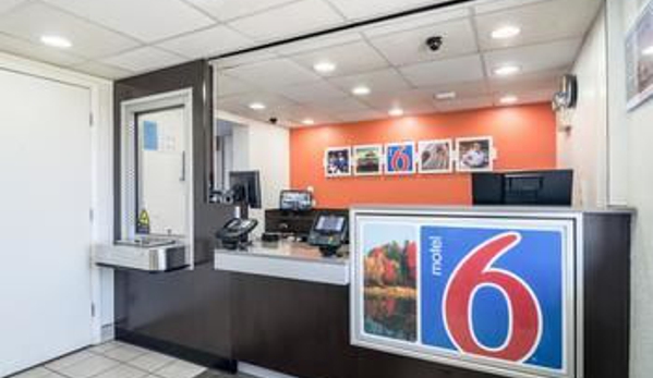 Motel 6 - Aurora, IL