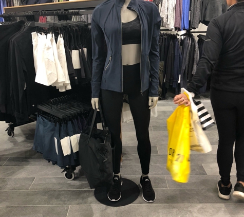 Lululemon - Costa Mesa, CA