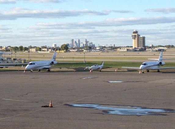 Signature Flight Support - Minneapolis, MN