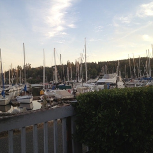 Doc's Marina Grill - Bainbridge Island, WA