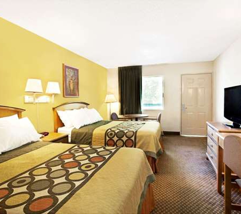 Super 8 by Wyndham Charlotte Downtown Area - Charlotte, NC