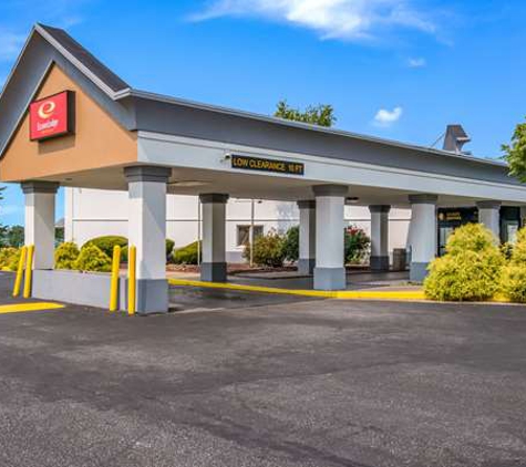 Econo Lodge - Chambersburg, PA