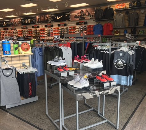 Hibbett Sports - Chadron, NE