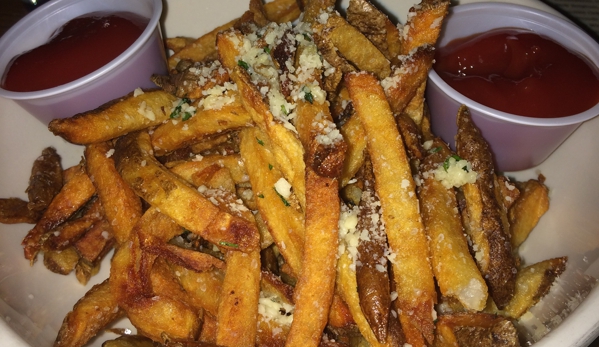 Noni's - Atlanta, GA. Noni's garlic fries