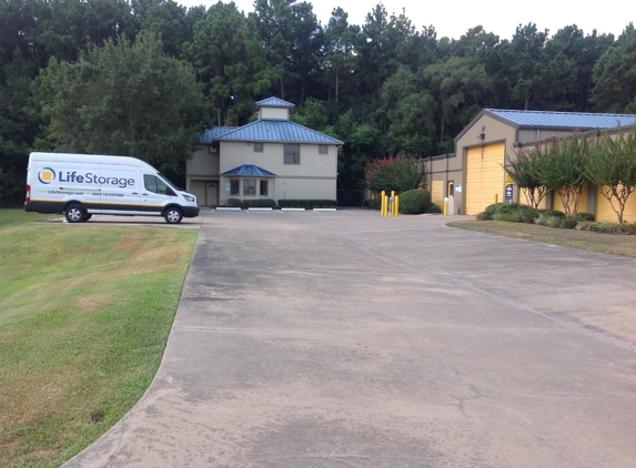 Extra Space Storage - Tomball, TX