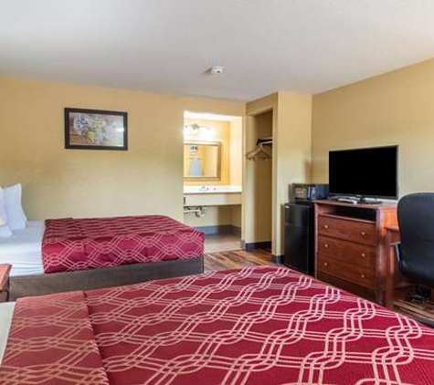 Econo Lodge - Bradford, PA