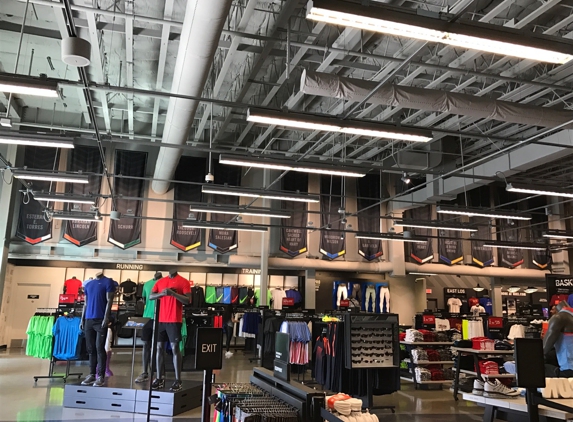 Nike Community Store - East LA - East Los Angeles, CA