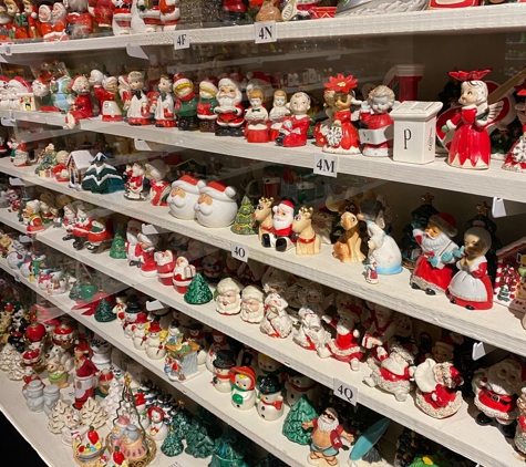 Salt and Pepper Shaker Museum - Gatlinburg, TN