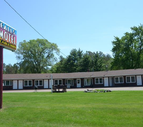 Falls Motel - Black River Falls, WI