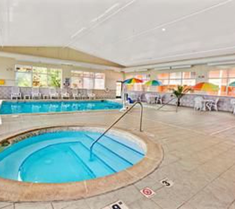 Days Inn by Wyndham Ann Arbor - Ann Arbor, MI