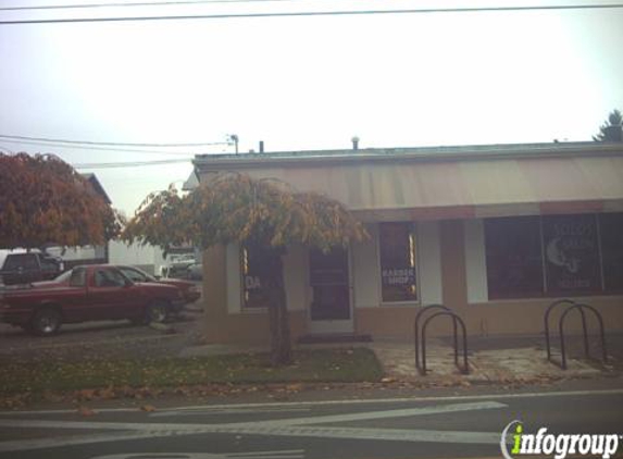 Dar's Barber Shop - Corvallis, OR