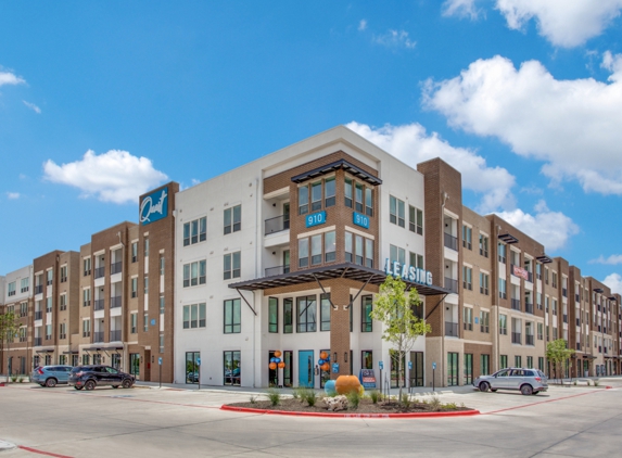 Quest Apartments - Cedar Park, TX