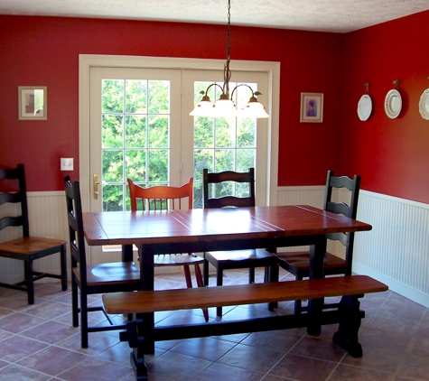 Farm House Cottage Vacation Rentals - Arcadia, MI