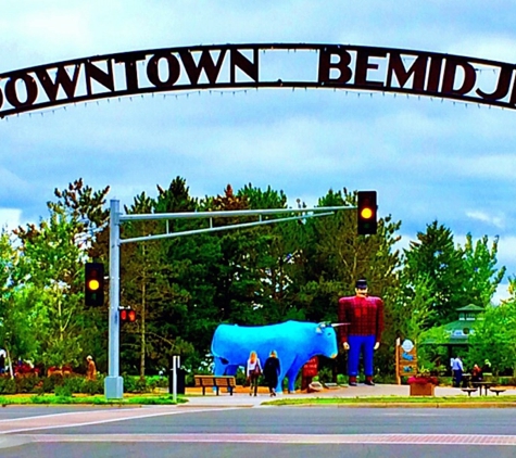 Paul Bunyan and Babe the Blue Ox - Bemidji, MN