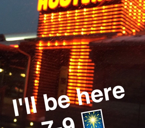 Hooters - Tulsa, OK