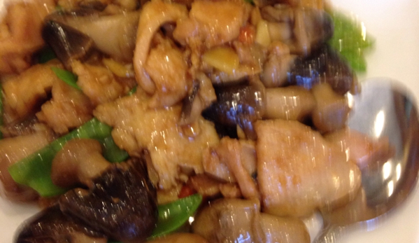 Full House Seafood Restaurant - Los Angeles, CA. Chicken w/mushrooms