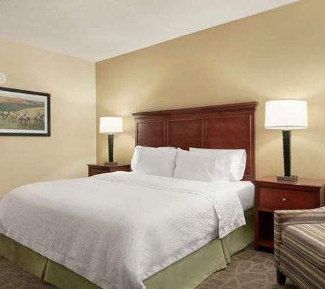 Hampton Inn & Suites Charles Town - Charles Town, WV