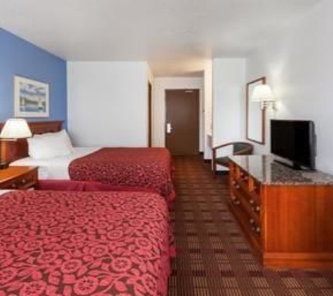 Days Inn by Wyndham Holland - Holland, MI