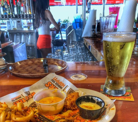 Hooters - Hialeah, FL