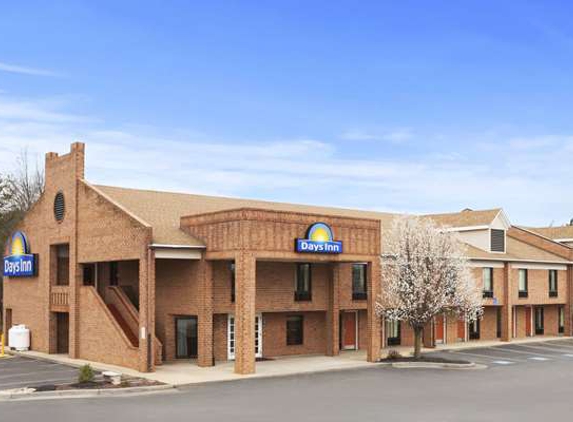 Days Inn By Wyndham Farmville - Farmville, VA