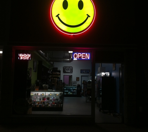Happy Bros Smoke Shop & Novelty Store - Los Angeles, CA