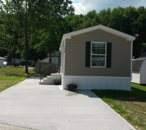 Pine Ridge Mobile Home Park - North Ridgeville, OH