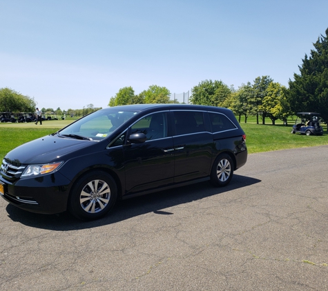 Babylon Taxi And Airport Service - Babylon, NY. Taxis at the Babylon LIRR