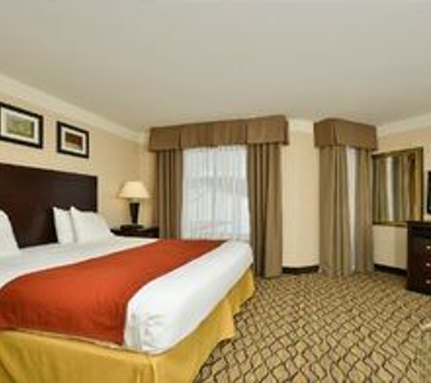 Holiday Inn Express & Suites Great Barrington - Lenox Area - Great Barrington, MA