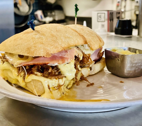 Carmen's Lunch Bar - Pensacola, FL