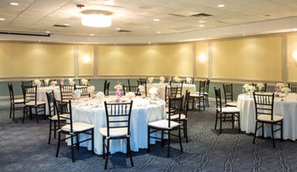 Ramada Plaza by Wyndham Chicago North Shore - Wheeling, IL