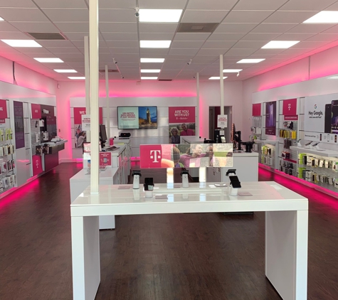 T-Mobile - Cleburne, TX