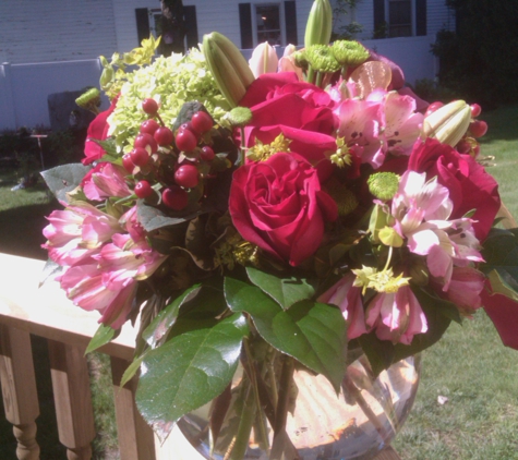 LadyBug Florist - Oxford, MA