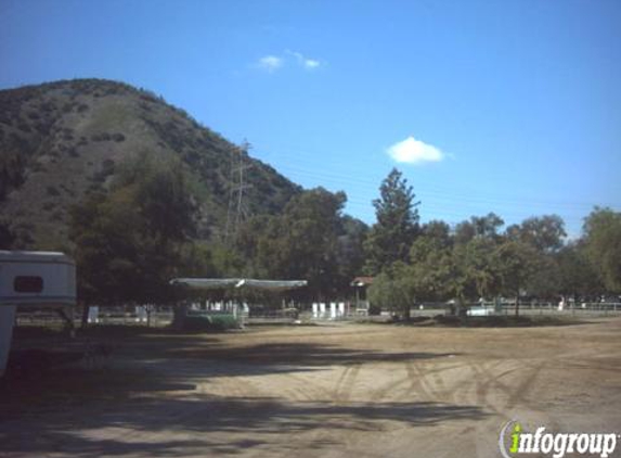 Enterprise Farms Riding School & Training Barn - Los Angeles, CA