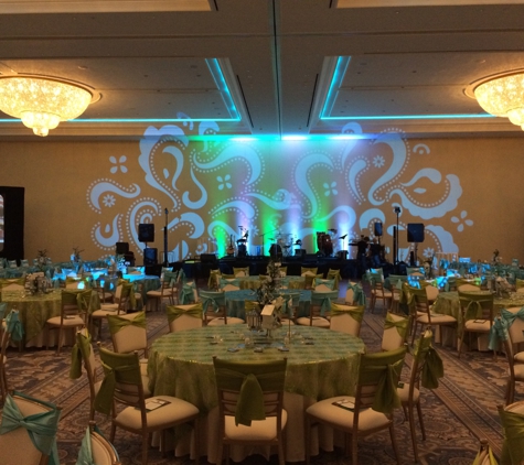 Audio Visual Outsource - Fort Lauderdale, FL. Doral Trump Hotel convention services lighting rental and screens by AV Outsource