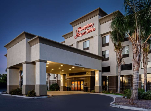 Hampton Inn & Suites Bakersfield/Hwy 58, CA - Bakersfield, CA