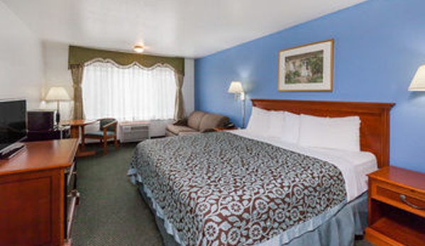 Days Inn by Wyndham Holland - Holland, MI