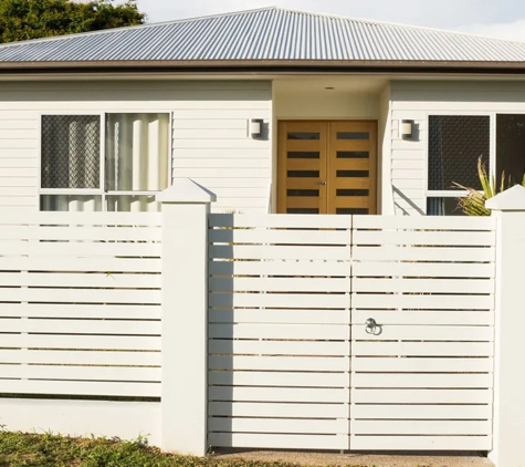 Adjacent Fencing - Mount Annan, NSW