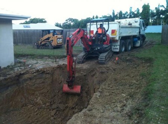 Rhino Excavator & Bobcat Hire - Cairns, QLD
