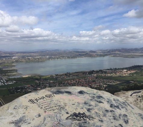 Lookout Roadhouse - Lake Elsinore, CA