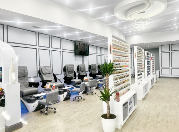 Luxx Nail Spa - Fort Walton Beach, FL