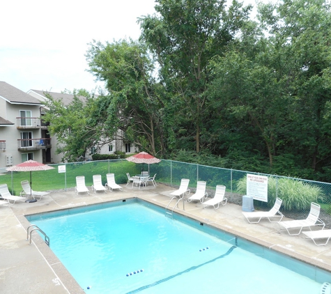 Westglen Village Apartments - Ballwin, MO