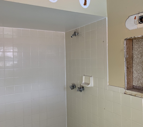 Bravo Tile - Palm Bay, FL. Old shower from 1965