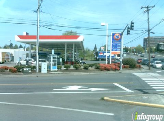 76 Gas Station - Portland, OR