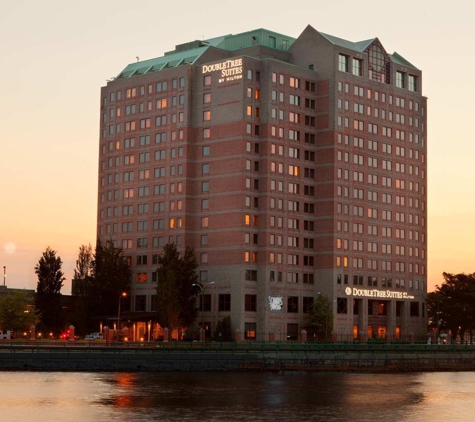 DoubleTree Suites by Hilton Hotel Boston-Cambridge - Boston, MA