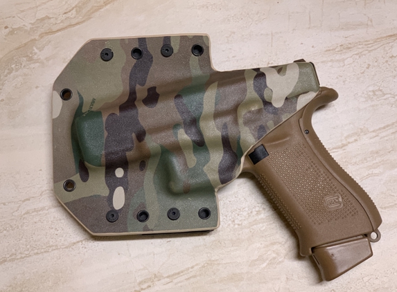 The Bow Shop - Yuma, AZ. Inside view of the Renegade Style Holster.