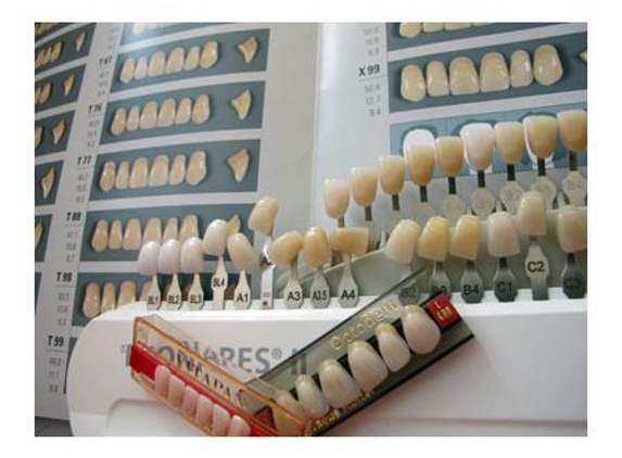 Patrick Davies Denture Clinic - Blackburn, VIC