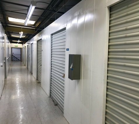 Security Public Storage- San Mateo - San Mateo, CA. Bright Hallways