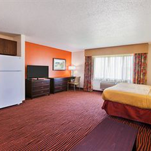 AmericInn - Muscatine, IA