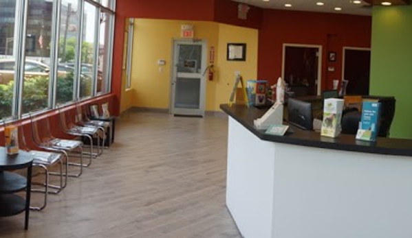 meadowlands veterinary hospital - Hackensack, NJ. Reception & Waiting Area