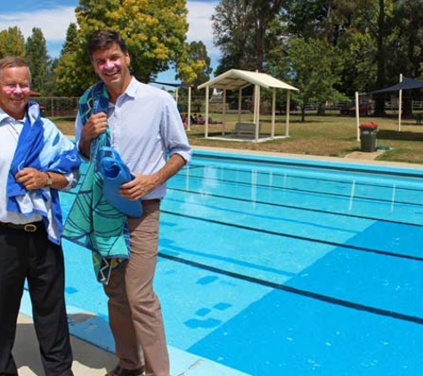 Upper Lachlan Shire Council - Library - Crookwell, NSW. Mayor John Shaw & Federal Member Angus Taylor at the Crookwell Pool